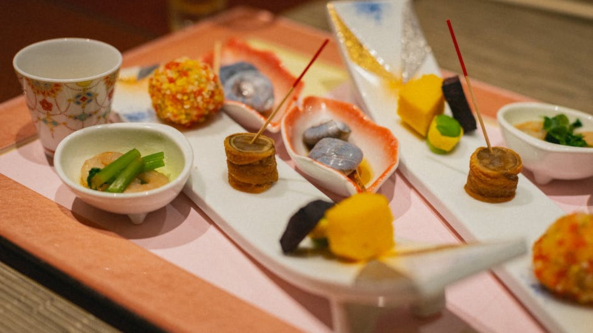 colorful meal plate kaiseki restaurant Kyoto point