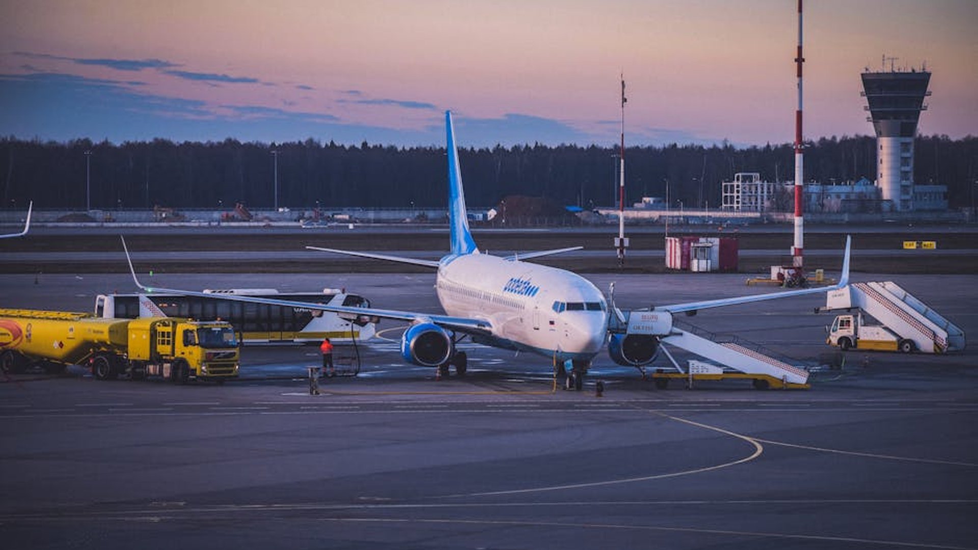 airplane tickets 6am morning flight deal airport d